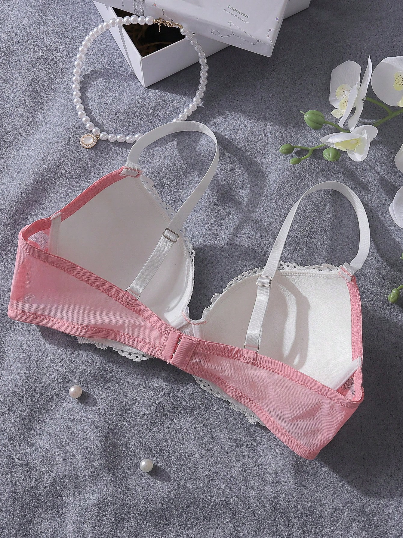Pink and White Lace Patchwork  - Underwire Bra Padded recensie en prijs